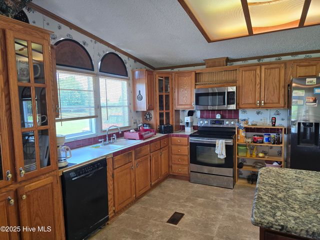 1391 Schoolhouse Road, Elizabeth City, NC 27909