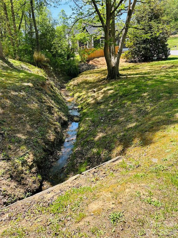128 W Orchard Street, Old Fort, NC 28762