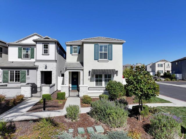 3138 Dove Ct, West Sacramento, CA 95691