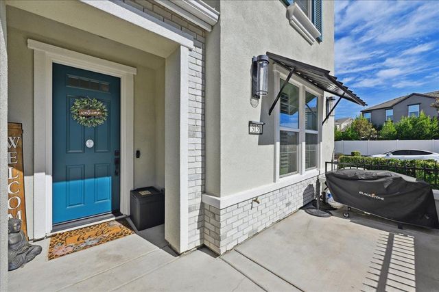 3138 Dove Ct, West Sacramento, CA 95691