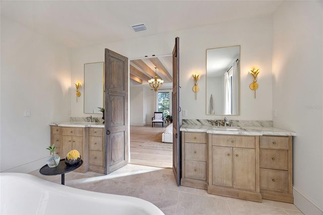 706 W AMELIA AVENUE, Tampa, FL 33602