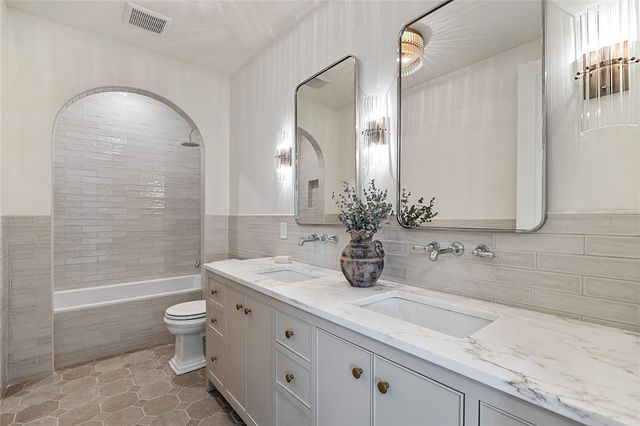 706 W AMELIA AVENUE, Tampa, FL 33602