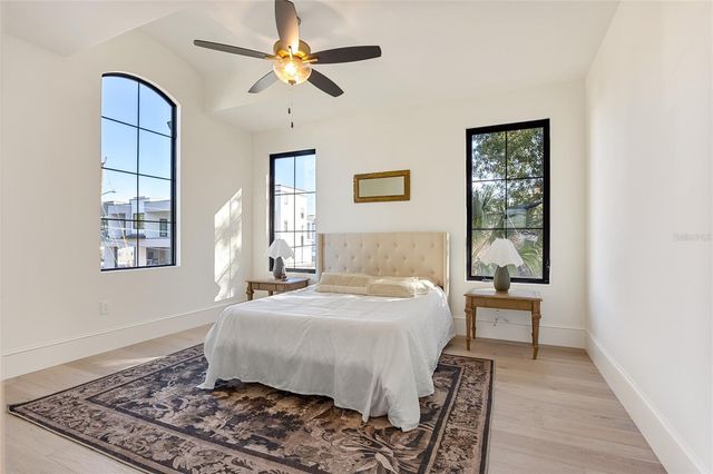 706 W AMELIA AVENUE, Tampa, FL 33602