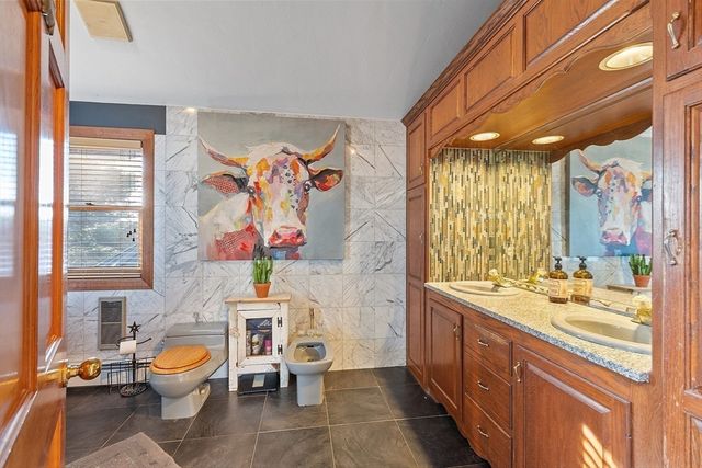 57 Highview St, Fitchburg, MA 01420