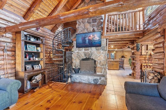 57 Highview St, Fitchburg, MA 01420