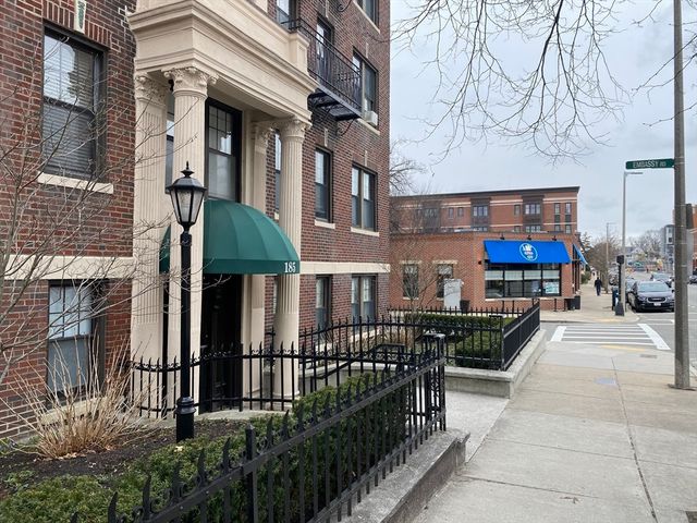 185 Chestnut Hill Ave 3, Boston, MA 02135