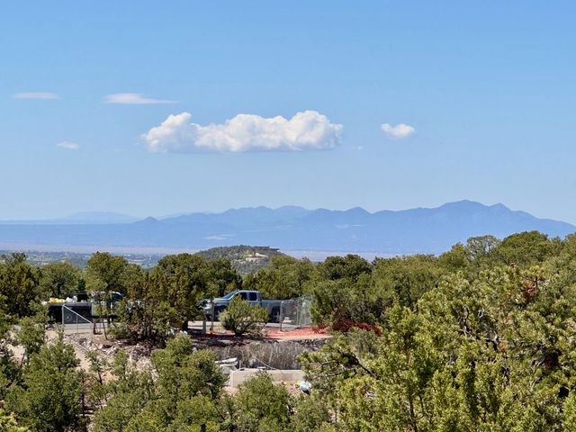 1083 S Summit Ridge, Santa Fe, NM 87501