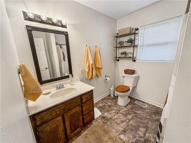 225 Crescent Drive, Lincoln, MO 65338