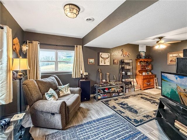 225 Crescent Drive, Lincoln, MO 65338