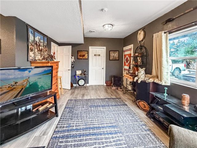 225 Crescent Drive, Lincoln, MO 65338