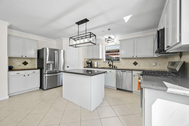 18634 Artesian Way, Humble, TX 77346