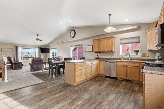 7261 SAVANNAH LN, Summerset, SD 57718