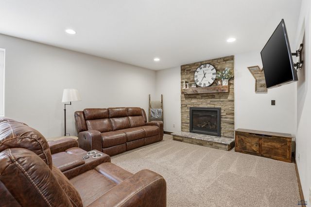 7261 SAVANNAH LN, Summerset, SD 57718