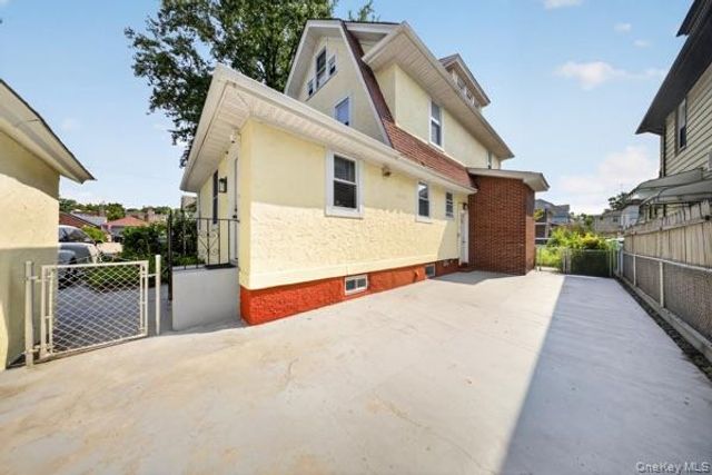 167-16 43rd Avenue, Flushing, NY 11358