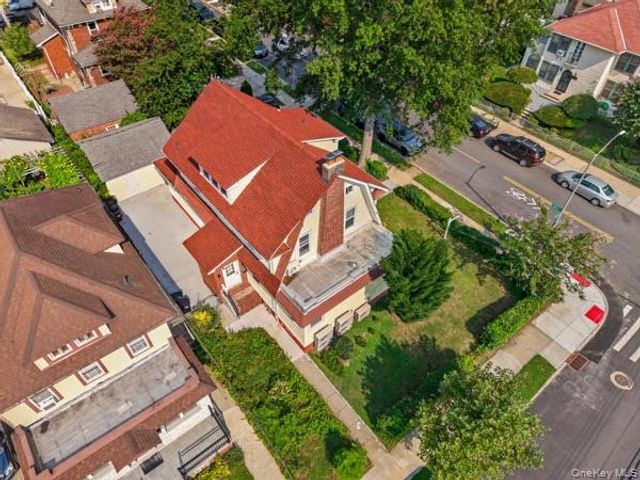167-16 43rd Avenue, Flushing, NY 11358