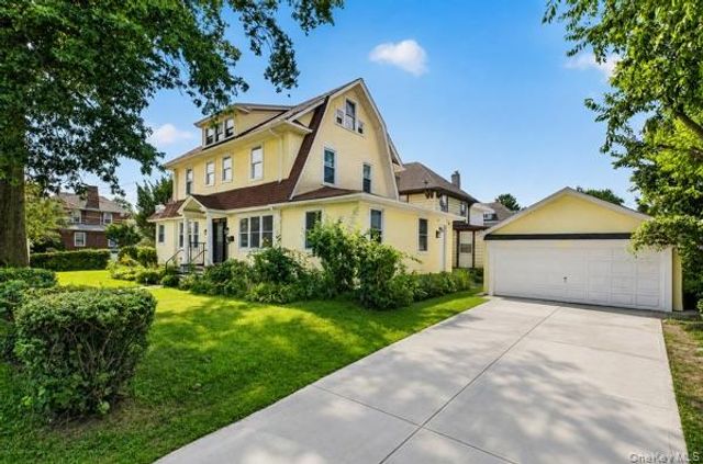 167-16 43rd Avenue, Flushing, NY 11358