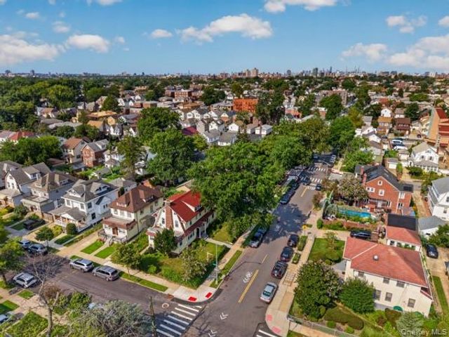 167-16 43rd Avenue, Flushing, NY 11358