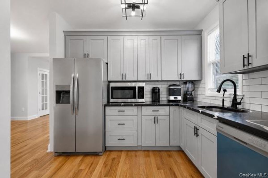 167-16 43rd Avenue, Flushing, NY 11358 — photo 4