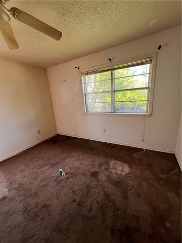 1003 E F Street, Russellville, AR 72801