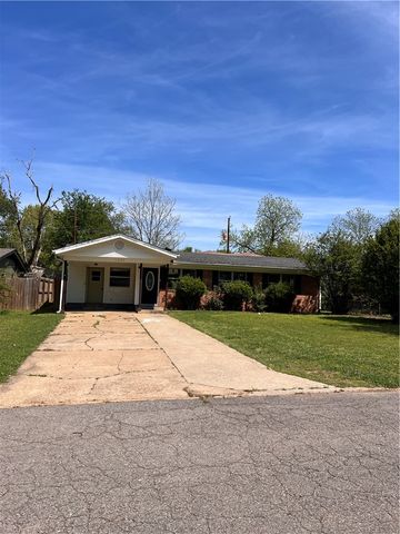1003 E F Street, Russellville, AR 72801