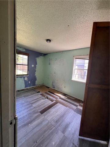 1003 E F Street, Russellville, AR 72801