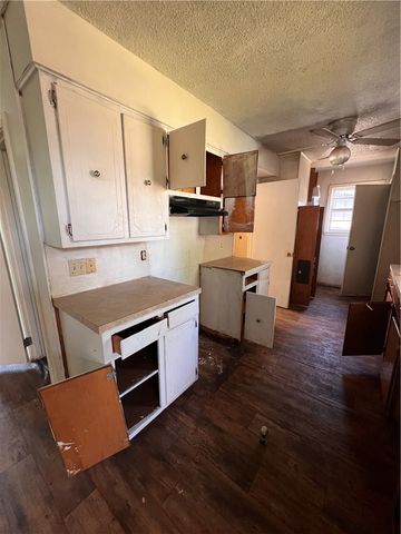 1003 E F Street, Russellville, AR 72801