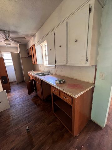 1003 E F Street, Russellville, AR 72801