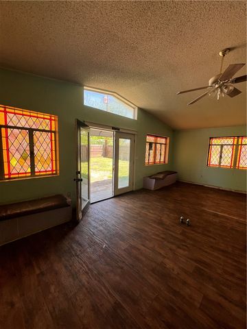 1003 E F Street, Russellville, AR 72801