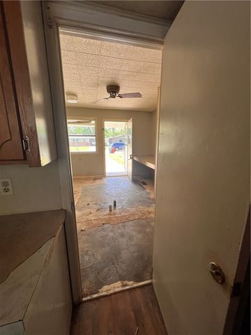 1003 E F Street, Russellville, AR 72801