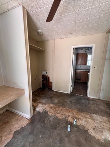 1003 E F Street, Russellville, AR 72801