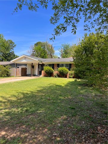 1003 E F Street, Russellville, AR 72801