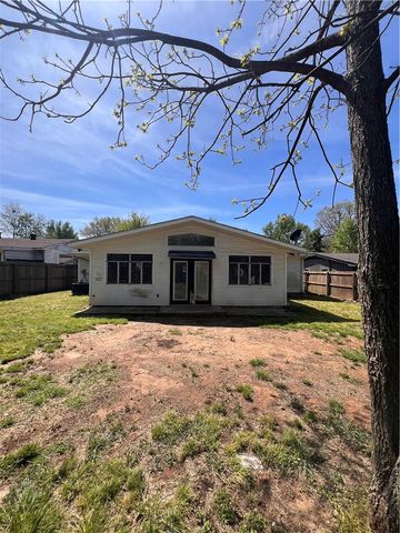 1003 E F Street, Russellville, AR 72801