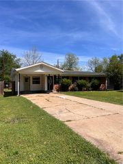 1003 E F Street, Russellville, AR 72801