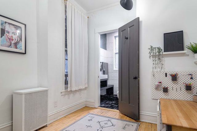 450 W Surf Street 1, Chicago, IL 60657