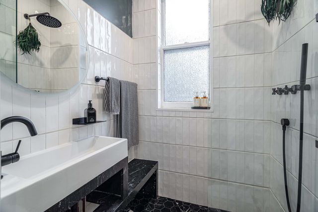 450 W Surf Street 1, Chicago, IL 60657