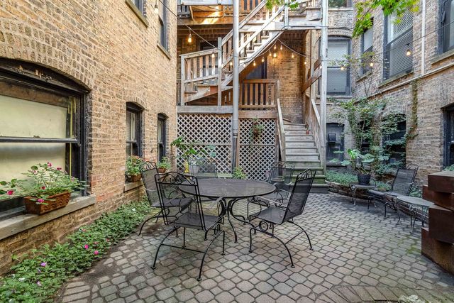 450 W Surf Street 1, Chicago, IL 60657