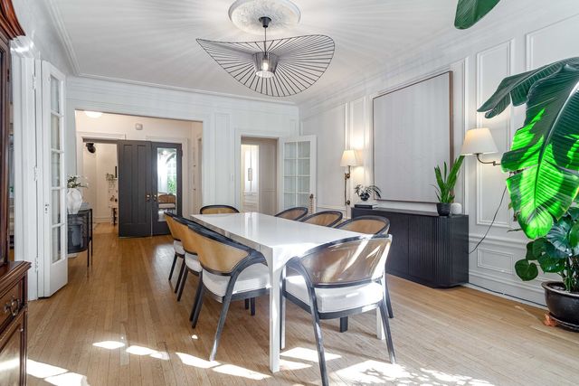 450 W Surf Street 1, Chicago, IL 60657