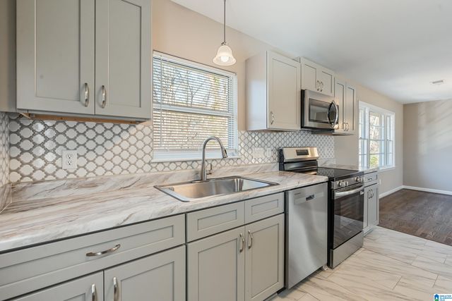 2036 PERSHING ROAD, Birmingham, AL 35214