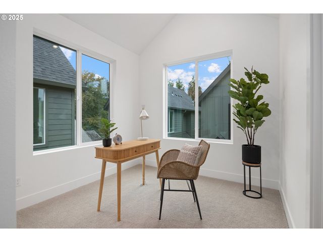 4033 Se TIBBETTS St, Portland, OR 97202