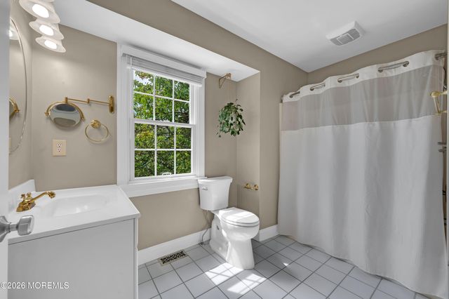 7 Waterford Way, Spring Lake Heights, NJ 07762