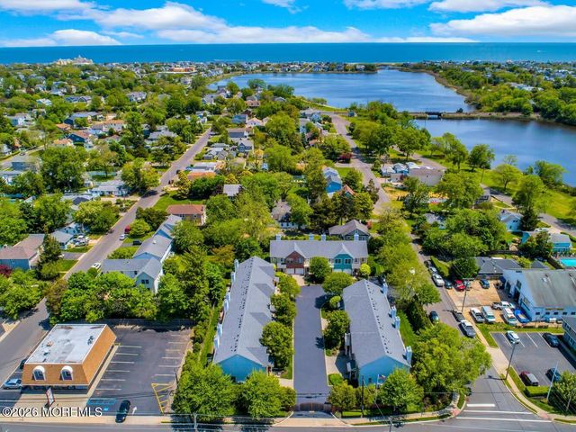 7 Waterford Way, Spring Lake Heights, NJ 07762