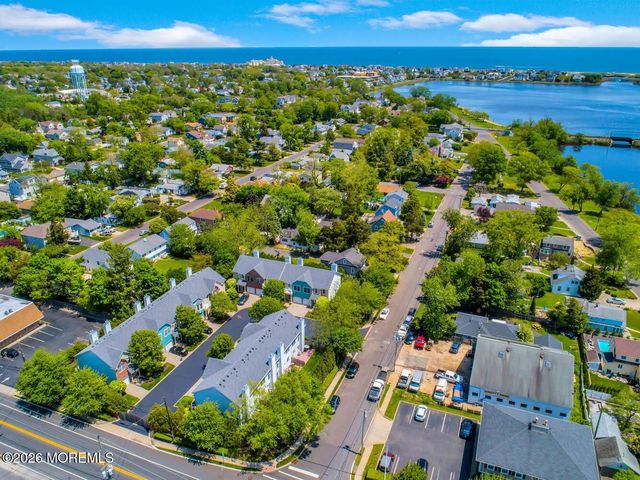 7 Waterford Way, Spring Lake Heights, NJ 07762
