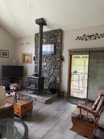 13 Country Road, Hampstead, NH 03826