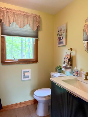 13 Country Road, Hampstead, NH 03826