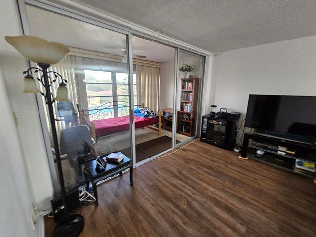 6200 NW 62nd Street, Tamarac, FL 33319