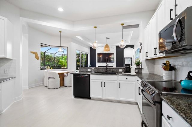 8051 36TH STREET CIRCLE E, Sarasota, FL 34243
