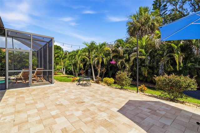 8051 36TH STREET CIRCLE E, Sarasota, FL 34243