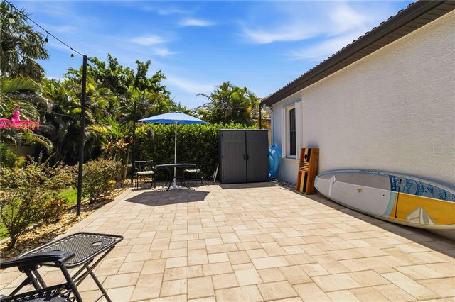 8051 36TH STREET CIRCLE E, Sarasota, FL 34243