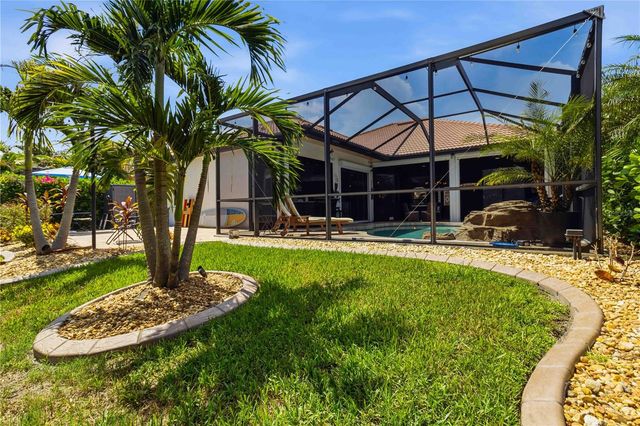8051 36TH STREET CIRCLE E, Sarasota, FL 34243