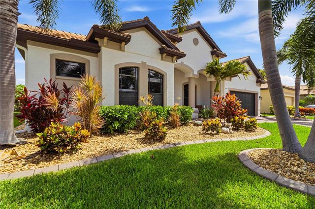 8051 36TH STREET CIRCLE E, Sarasota, FL 34243
